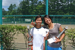 混合ダブルス優勝　須江洋輔（軽井沢会）・上原理恵（フリー）組