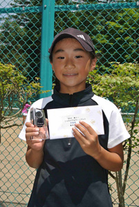 女子シングルス14歳以下準優勝　渡邉優奈（ESSC）選手