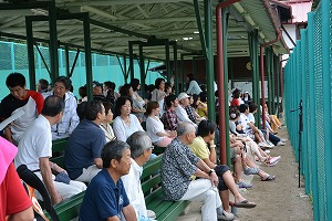 決勝戦の観戦に訪れた観客