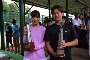 混合ダブルス優勝　高津/田中組