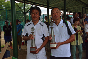 55才以上男子ダブルス優勝　高津/黒田組