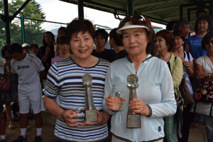 65才以上女子ダブルス優勝　町田/矢野組