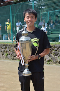 男子シングルス優勝　野邊地　隼人選手