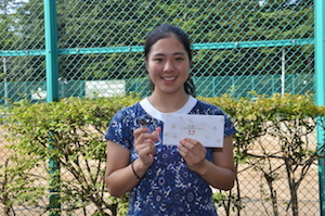 女子シングルス18歳以下優勝　長島　涼夏選手