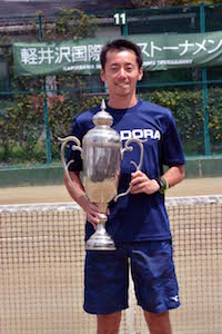 男子シングルス優勝　野邊地　隼人選手