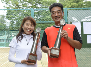 混合ダブルス優勝　勝間/杉山組