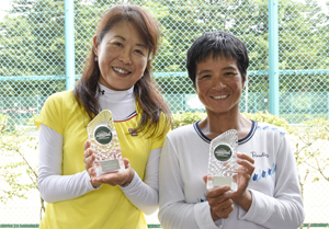 45才以上女子ダブルス優勝　杉山/佐藤組