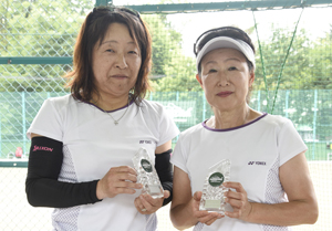 60才以上女子ダブルス優勝　高橋/田中組