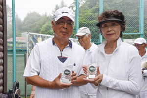 グランドベテランダブルスコンソレ優勝　松木/末續組