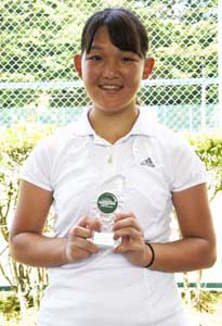 女子シングルス18才以下優勝　田中　麻衣選手