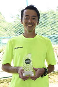 男子シングルス優勝　野邊地　隼人選手