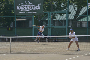 混合ダブルス決勝　増岡選手のサービス